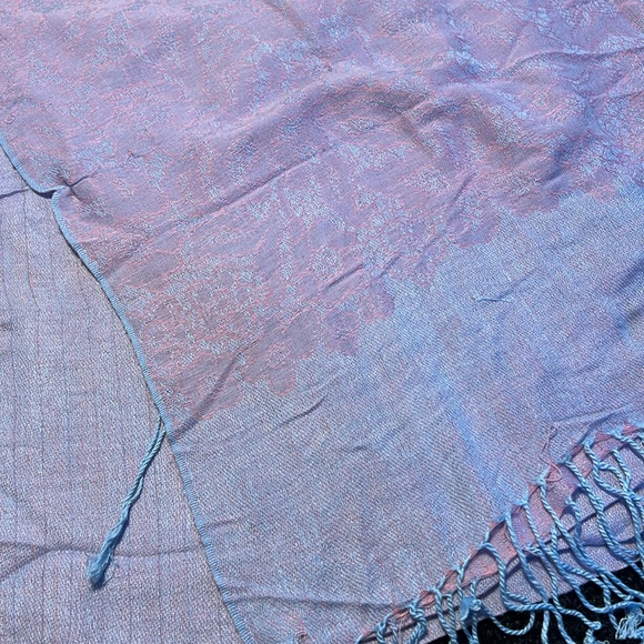 Pastel printed scarf - Picture 2 of 3